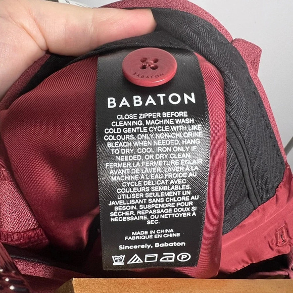 Aritzia - Babaton - Sundried Red 3” Pleated Shorts - NWT Size 8 - Picture 8 of 8